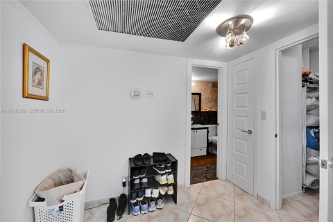 Купить кондоминиум в Халландейл-Бич, Флорида 2 спальни, 115.94м2, № 1996048 - фото 24