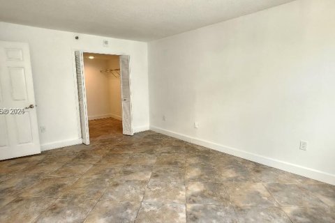 Купить кондоминиум в Майами-Бич, Флорида 1 спальня, 74.88м2, № 2013337 - фото 11