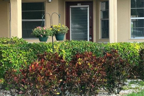 Copropriété à vendre à Pembroke Pines, Floride: 2 chambres, 102.19 m2 № 1940603 - photo 11