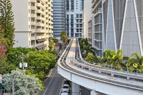 Propiedad comercial en venta en Miami, Florida № 2439824 - foto 5