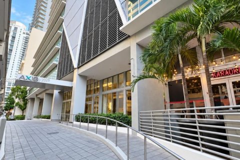 Propiedad comercial en venta en Miami, Florida № 2439824 - foto 2