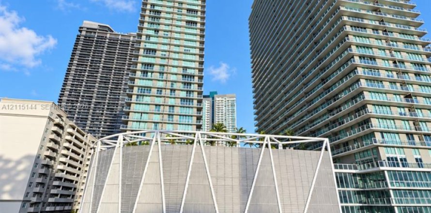 Propiedad comercial en Miami, Florida № 2439824