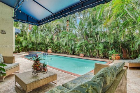 House in Miami, Florida 3 bedrooms, 209.4 sq.m. № 1776340 - photo 4