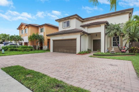 House in Miami, Florida 3 bedrooms, 209.4 sq.m. № 1776340 - photo 5