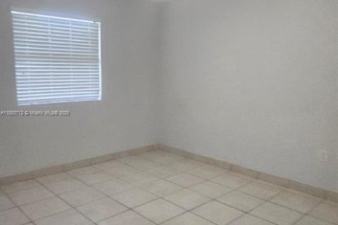 Copropriété à louer à Miami, Floride: 2 chambres, 97.83 m2 № 1871592 - photo 10