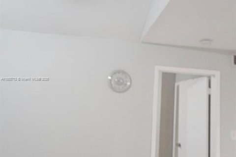 Copropriété à louer à Miami, Floride: 2 chambres, 97.83 m2 № 1871592 - photo 19