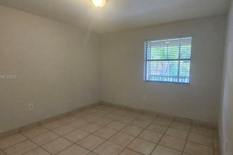 Copropriété à louer à Miami, Floride: 2 chambres, 97.83 m2 № 1871592 - photo 7