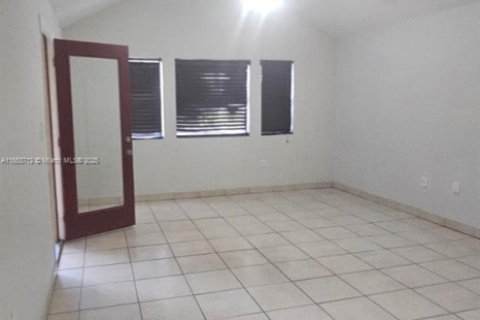 Copropriété à louer à Miami, Floride: 2 chambres, 97.83 m2 № 1871592 - photo 16