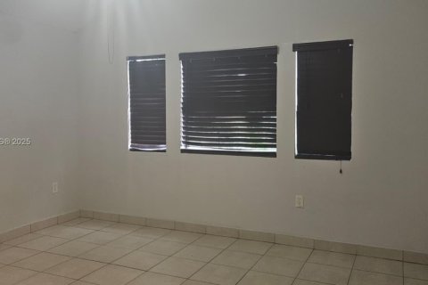 Copropriété à louer à Miami, Floride: 2 chambres, 97.83 m2 № 1871592 - photo 12