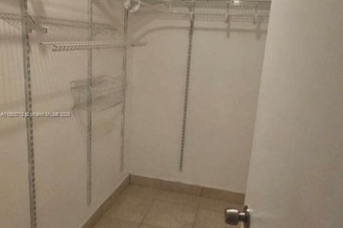 Copropriété à louer à Miami, Floride: 2 chambres, 97.83 m2 № 1871592 - photo 21