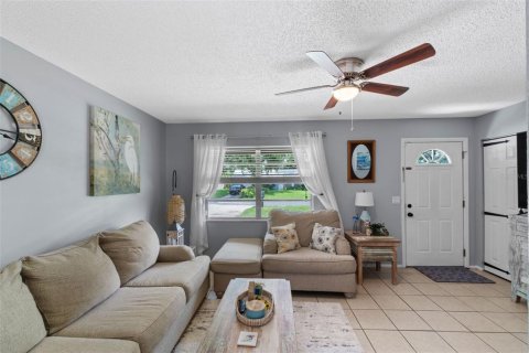 Casa en venta en Orange City, Florida, 3 dormitorios, 92.9 m2 № 1833346 - foto 5