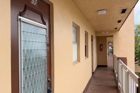 Copropriété à vendre à Sunrise, Floride: 1 chambre, 59.46 m2 № 2175372 - photo 20