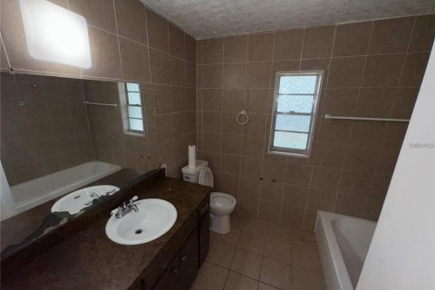 Villa ou maison à vendre à Tampa, Floride: 4 chambres, 172.05 m2 № 2314719 - photo 28
