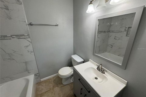 Villa ou maison à vendre à Tampa, Floride: 4 chambres, 172.05 m2 № 2314719 - photo 16