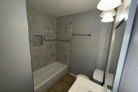 Villa ou maison à vendre à Tampa, Floride: 4 chambres, 172.05 m2 № 2314719 - photo 15