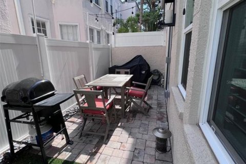 Touwnhouse à louer à Tampa, Floride: 3 chambres, 143.63 m2 № 2424141 - photo 20