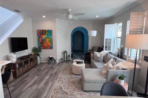 Touwnhouse à louer à Tampa, Floride: 3 chambres, 143.63 m2 № 2424141 - photo 12