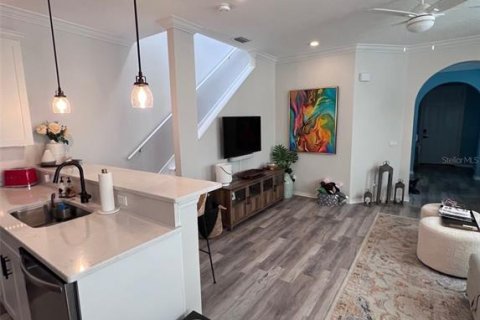Touwnhouse à louer à Tampa, Floride: 3 chambres, 143.63 m2 № 2424141 - photo 17