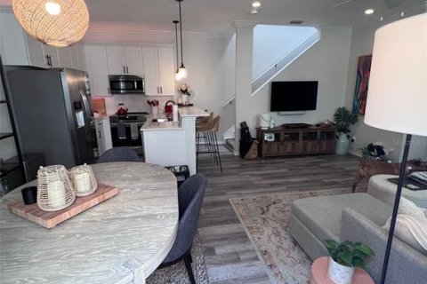 Touwnhouse à louer à Tampa, Floride: 3 chambres, 143.63 m2 № 2424141 - photo 18