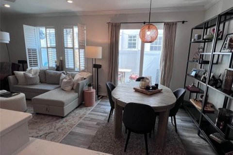 Touwnhouse à louer à Tampa, Floride: 3 chambres, 143.63 m2 № 2424141 - photo 13