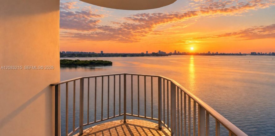 Condominio en North Miami, Florida, 1 dormitorio № 2353621