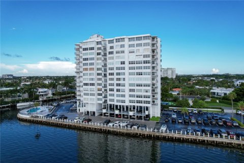 Condominio en venta en North Miami, Florida, 1 dormitorio, 77.2 m2 № 2353621 - foto 14
