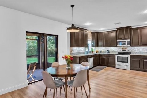 Casa en alquiler en Vero Beach, Florida, 5 dormitorios, 285.3 m2 № 1659249 - foto 12