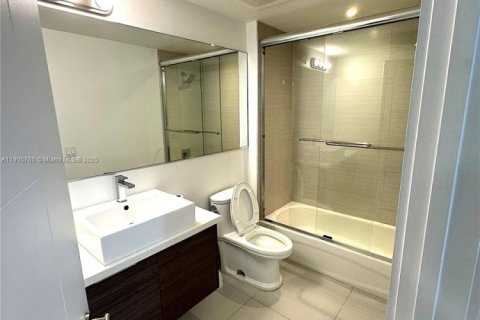 Снять в аренду кондоминиум в Майами, Флорида 1 спальня, 60.2м2, № 1956409 - фото 9