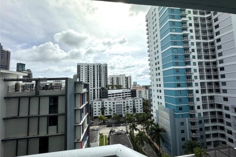 Снять в аренду кондоминиум в Майами, Флорида 1 спальня, 60.2м2, № 1956409 - фото 20