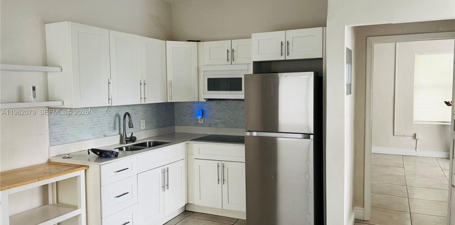 Кондоминиум с 1 спальней в Холливуд, Флорида № 2024809