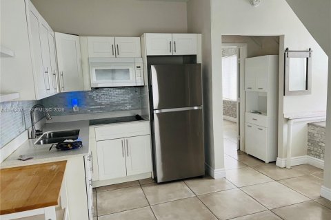 Снять в аренду кондоминиум в Холливуд, Флорида 1 спальня, 40.41м2, № 2024809 - фото 2