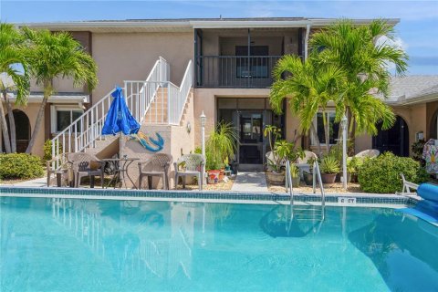 Condo in Cape Coral, Florida, 2 bedrooms № 2207183