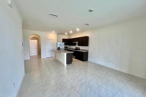 Townhouse in Davenport, Florida 3 bedrooms, 157.19 sq.m. № 1913678 - photo 8