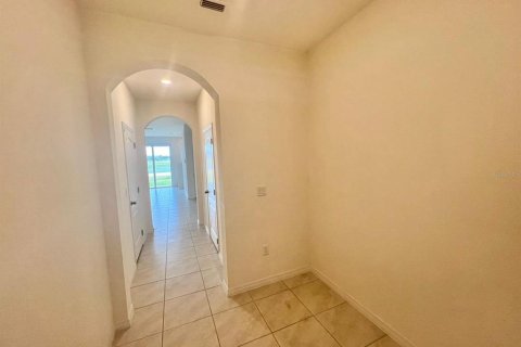Townhouse in Davenport, Florida 3 bedrooms, 157.19 sq.m. № 1913678 - photo 3