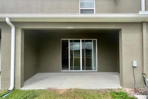 Townhouse in Davenport, Florida 3 bedrooms, 157.19 sq.m. № 1913678 - photo 19