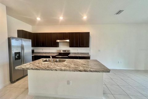 Townhouse in Davenport, Florida 3 bedrooms, 157.19 sq.m. № 1913678 - photo 5