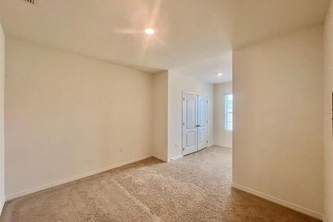 Townhouse in Davenport, Florida 3 bedrooms, 157.19 sq.m. № 1913678 - photo 14