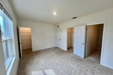 Townhouse in Davenport, Florida 3 bedrooms, 157.19 sq.m. № 1913678 - photo 11