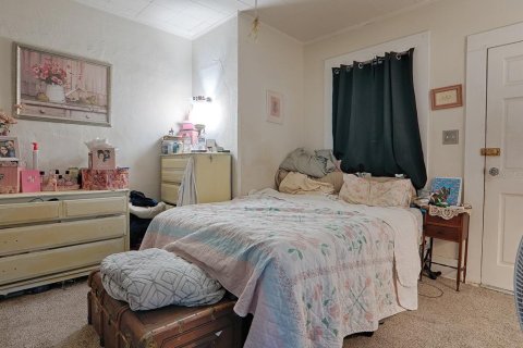Commercial property in Eustis, Florida 5 bedrooms, 263.94 sq.m. № 2232968 - photo 8