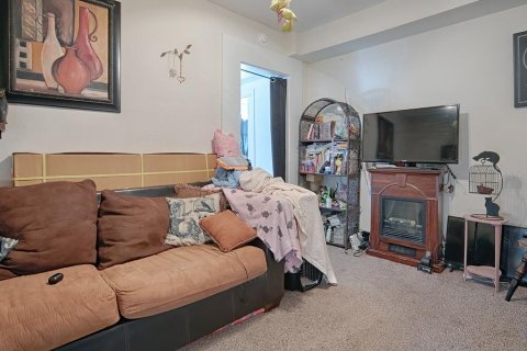 Commercial property in Eustis, Florida 5 bedrooms, 263.94 sq.m. № 2232968 - photo 6