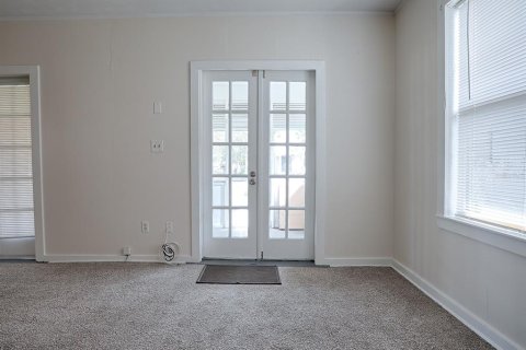 Commercial property in Eustis, Florida 5 bedrooms, 263.94 sq.m. № 2232968 - photo 29