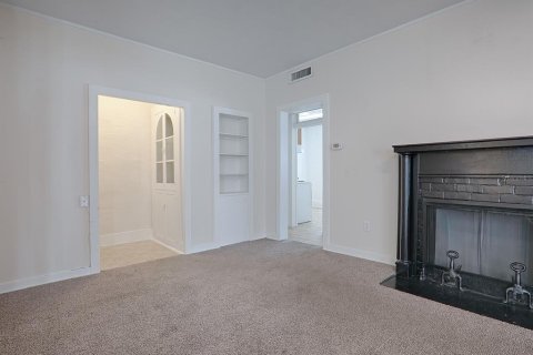 Commercial property in Eustis, Florida 5 bedrooms, 263.94 sq.m. № 2232968 - photo 28