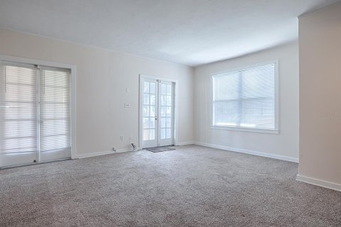 Commercial property in Eustis, Florida 5 bedrooms, 263.94 sq.m. № 2232968 - photo 26