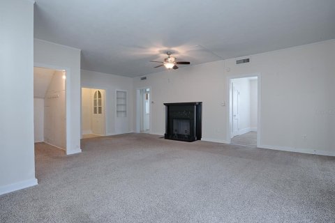 Commercial property in Eustis, Florida 5 bedrooms, 263.94 sq.m. № 2232968 - photo 25