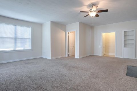 Commercial property in Eustis, Florida 5 bedrooms, 263.94 sq.m. № 2232968 - photo 27