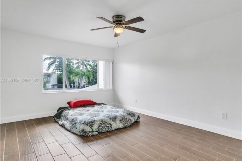 Townhouse in Miami, Florida 3 bedrooms, 128.02 sq.m. № 2067593 - photo 14