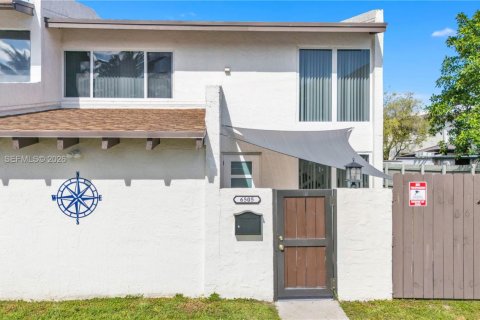 Townhouse in Miami, Florida 3 bedrooms, 128.02 sq.m. № 2067593 - photo 21