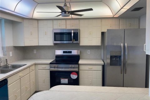 House in Rotonda, Florida 2 bedrooms, 125.7 sq.m. № 1541442 - photo 7