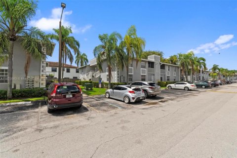 Condominio en venta en Miami, Florida, 2 dormitorios, 98.48 m2 № 1788389 - foto 2