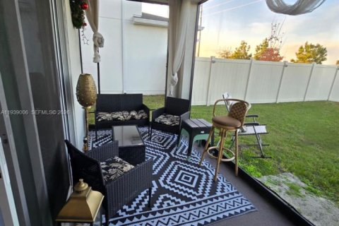 Casa en venta en Kissimmee, Florida, 4 dormitorios № 1999696 - foto 16